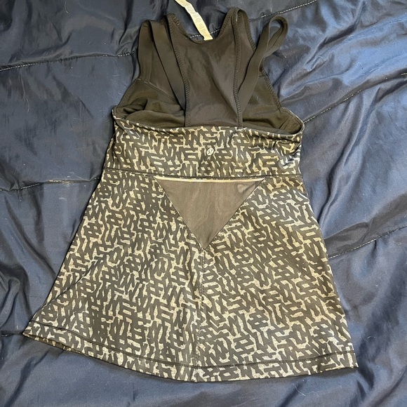 Lulu lemon mesh tank top - Picture 2 of 3